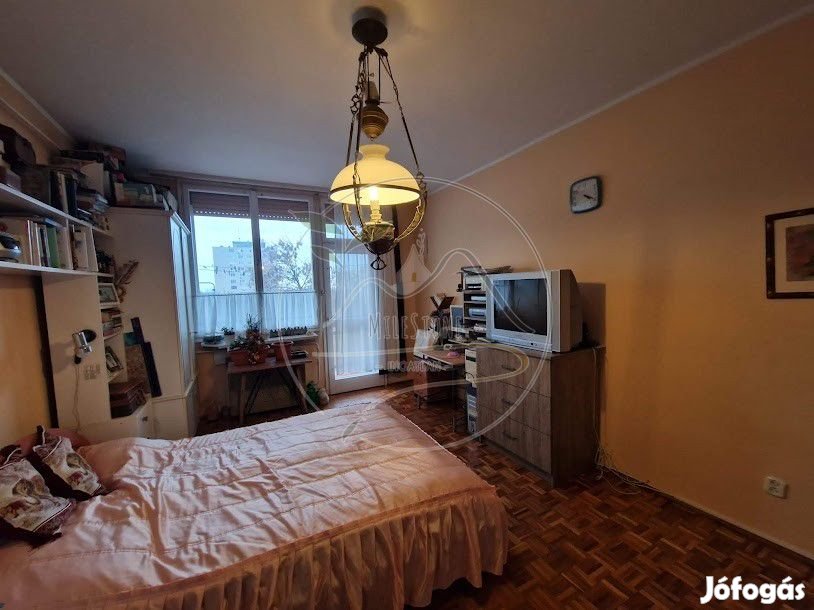 Eladó 83 m2 tégla lakás, Gyula