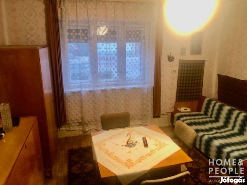 Eladó 84 nm-es Felújítandó Családi ház Üllés