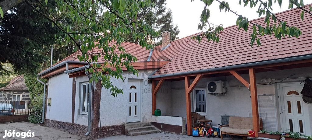 Eladó 85 nm-es ház Isaszeg