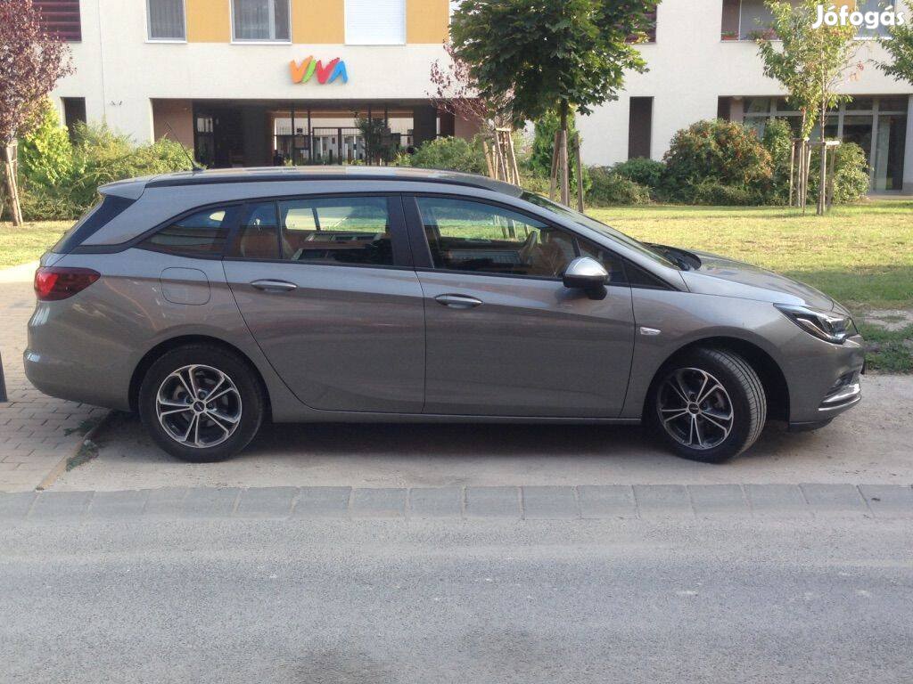 Eladó 8 éves Opel Astra "K" Sportstourer (kombi)