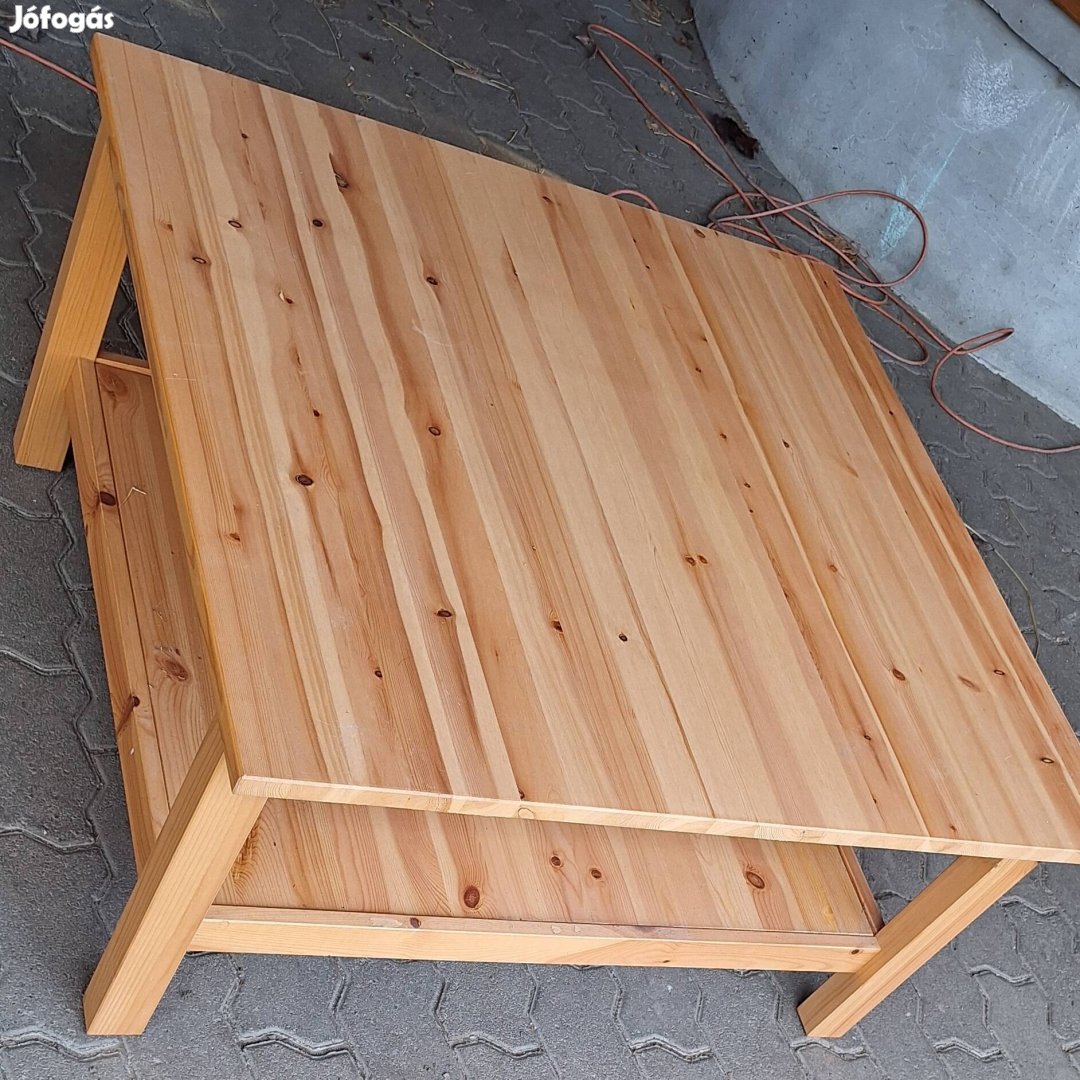 Eladó 9090-es tömörfa dohányzóasztal, teljesen új