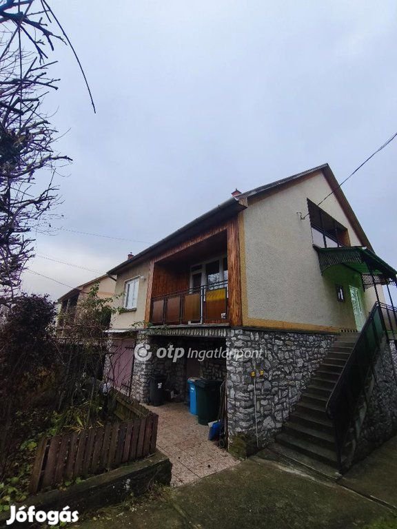 Eladó 90 nm-es ház Kazincbarcika