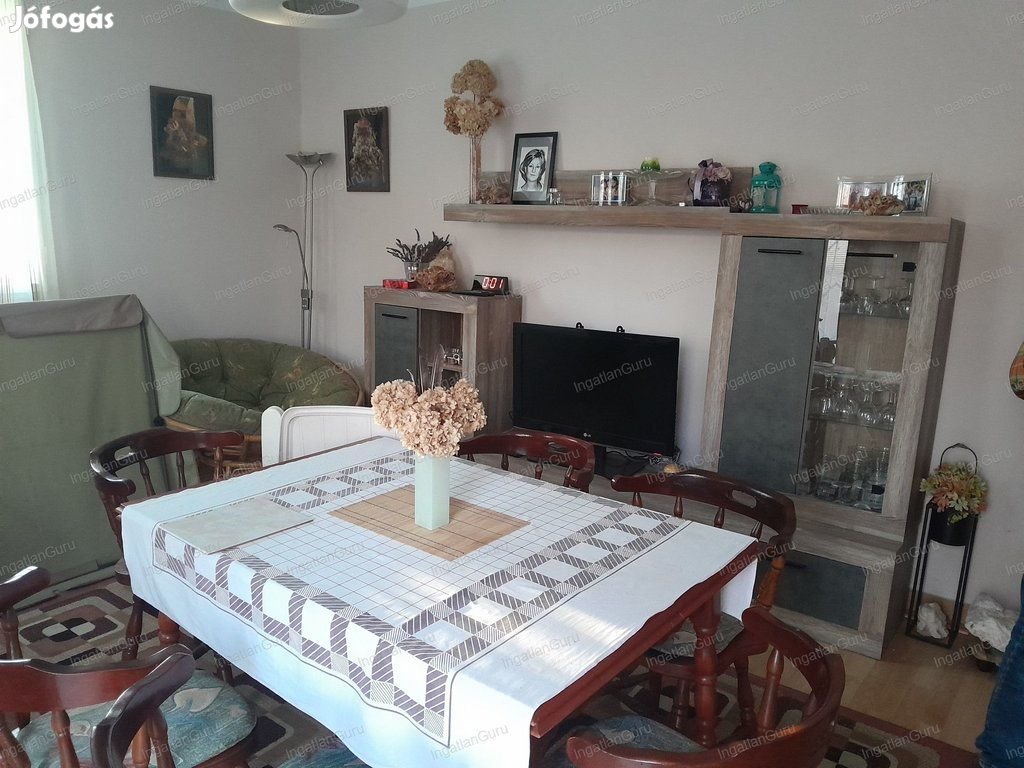 Eladó 90 nm-es ház Lakitelek