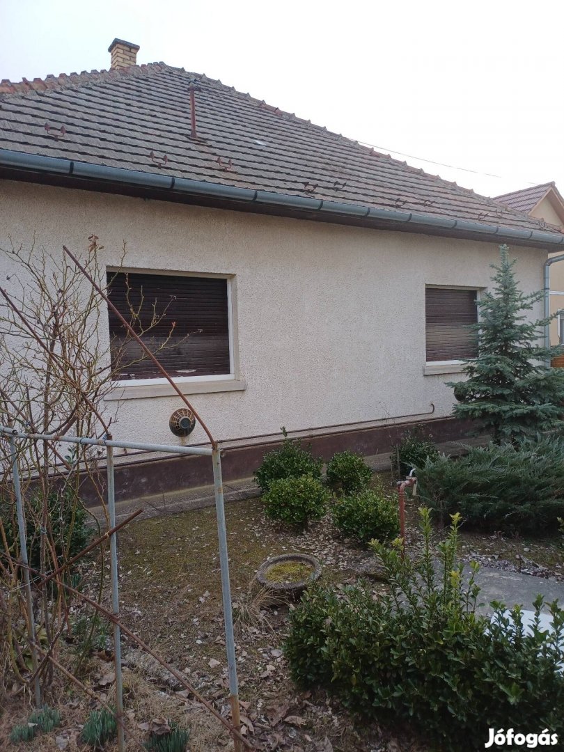 Eladó 90m2-es családi ház!