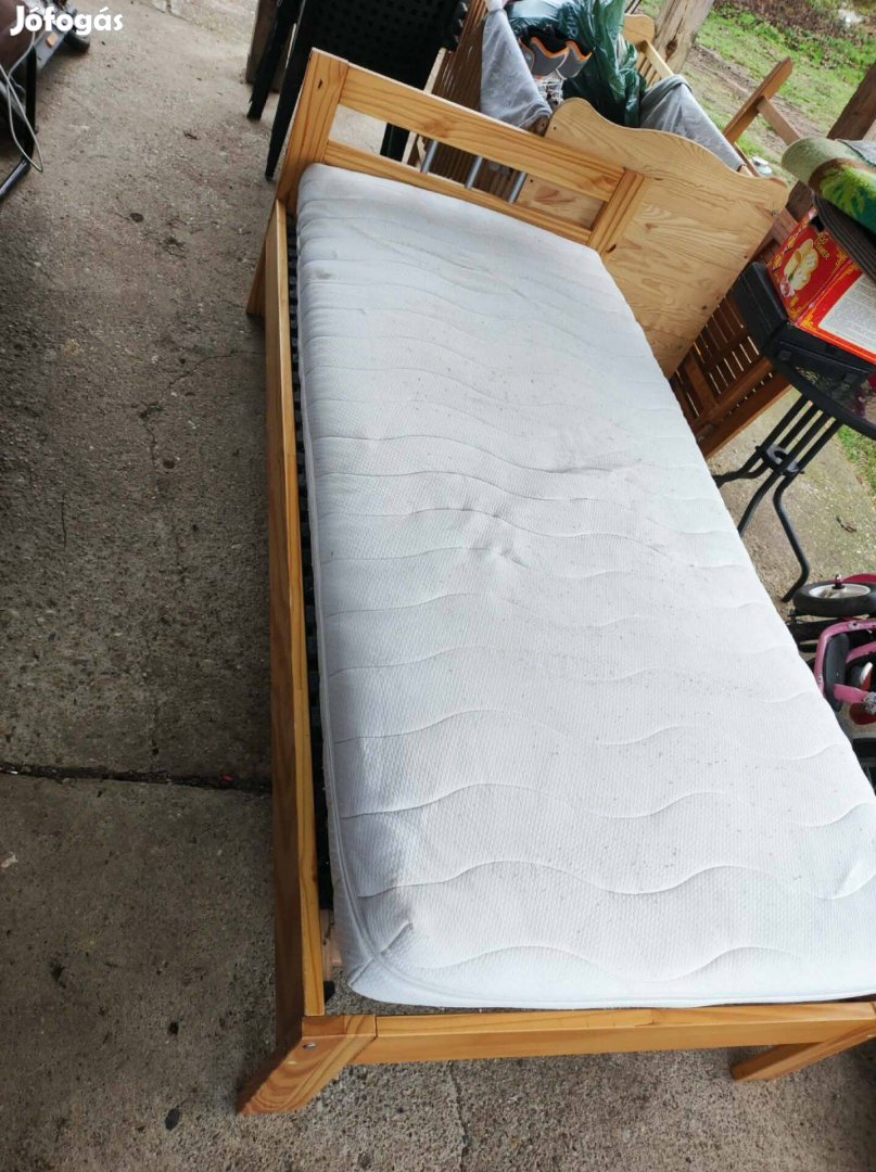 Eladó 90x 200cm ikeas fenyő ágy