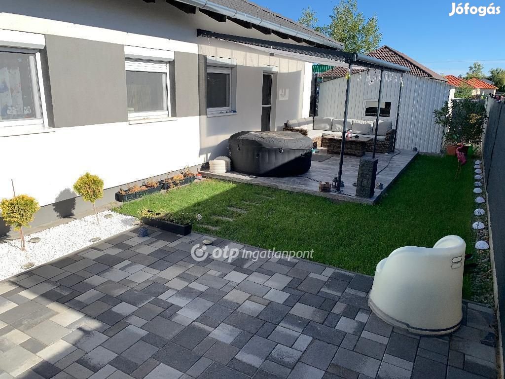 Eladó 94 nm-es ház Délegyháza