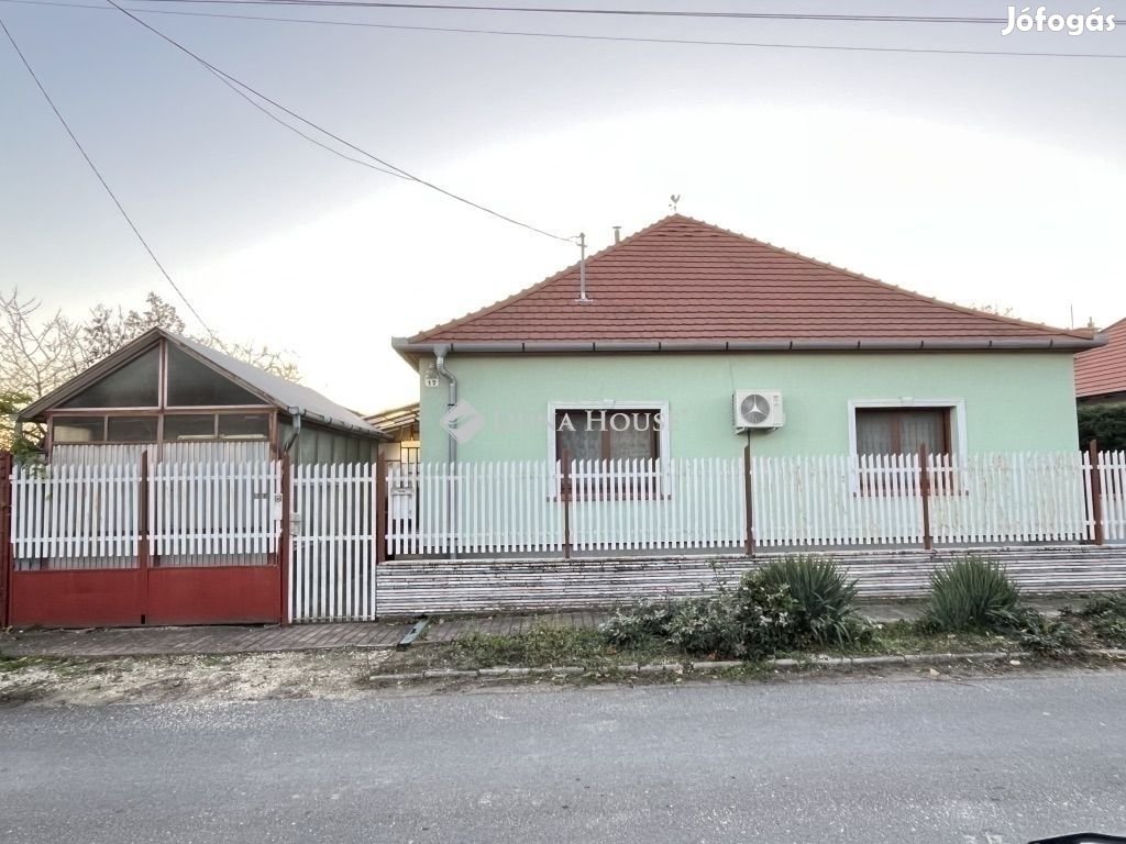 Eladó 95 nm-es ház Kistarcsa