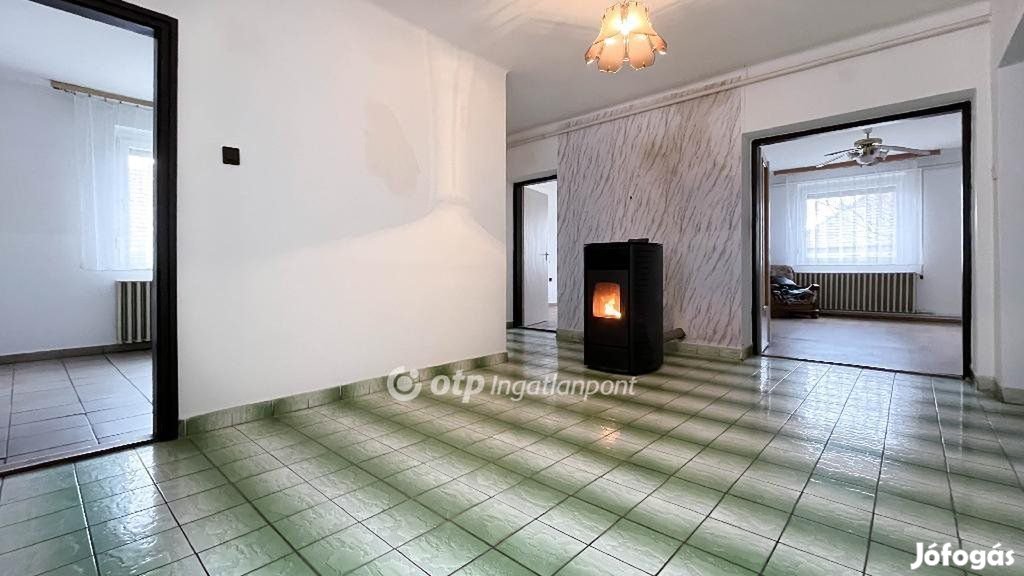 Eladó 95 nm-es ház Markotabödöge