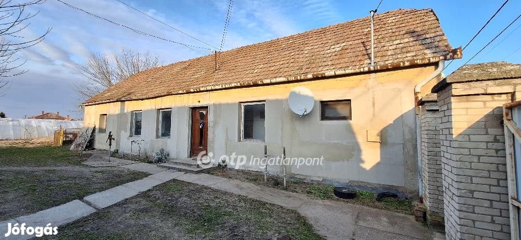 Eladó 97 nm-es Családi ház Kiskőrös Hűtőhaz közelében