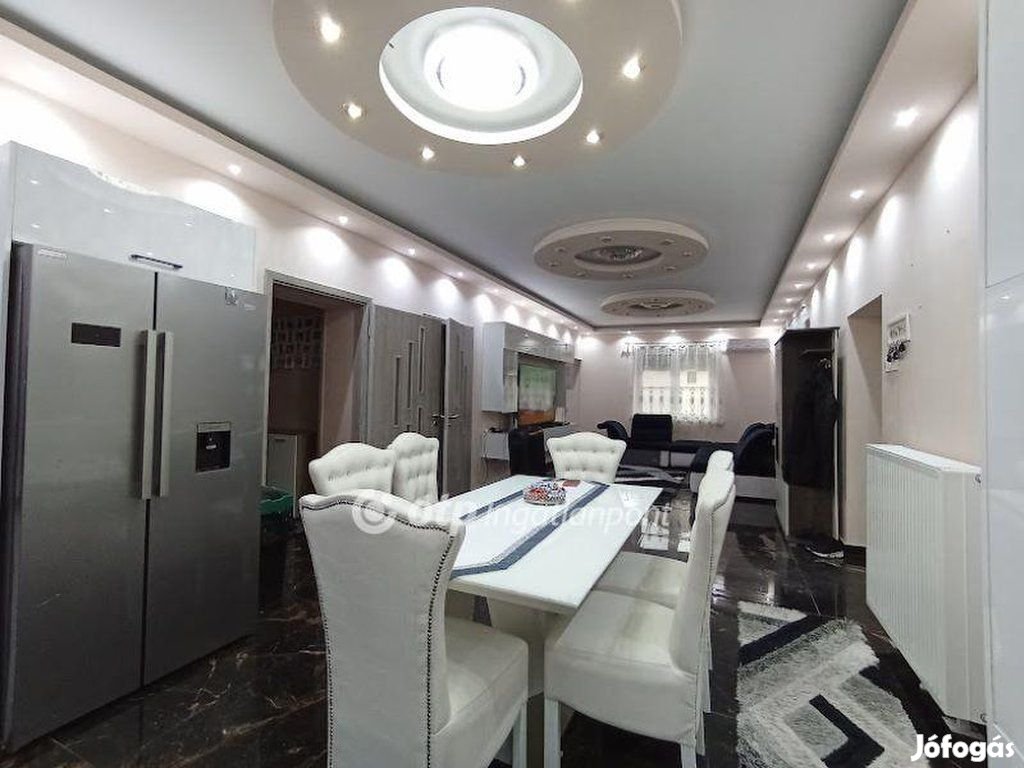 Eladó 97 nm-es ház Csány