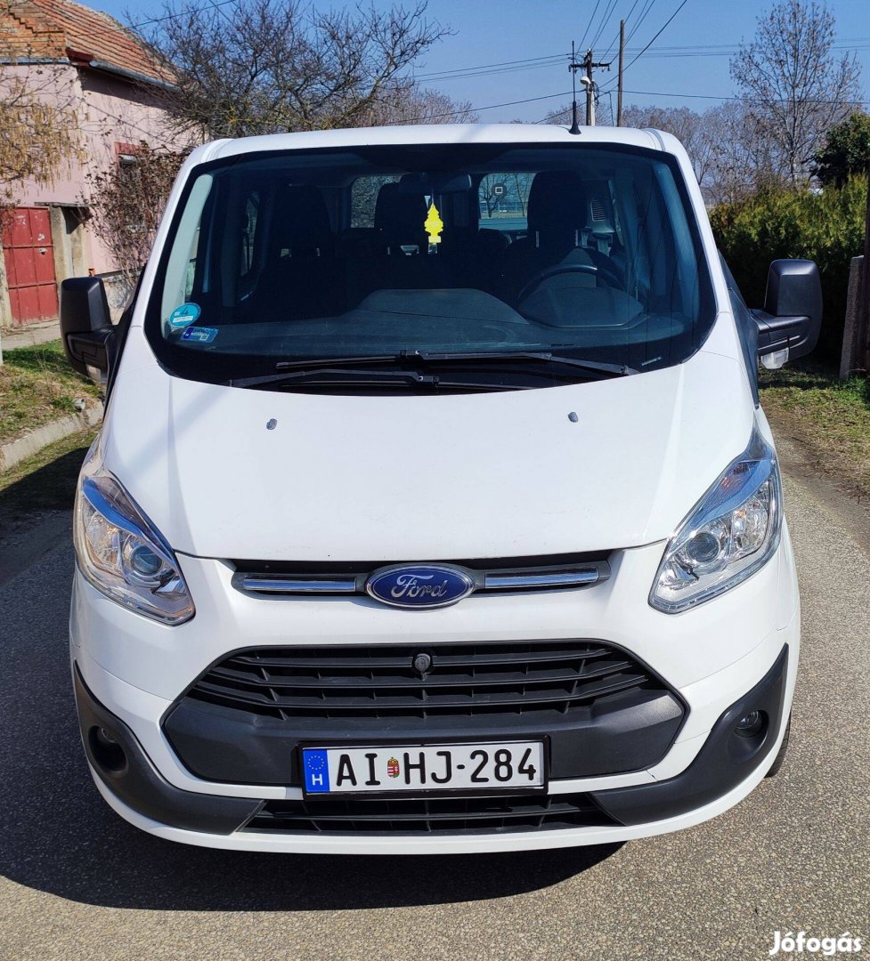 Eladó 9 személyes Ford Transit Custom!