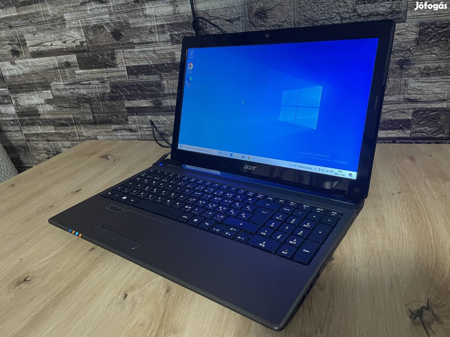 Eladó Acer i5 laptop (8GB Ram, 500GB HDD, 1GB VGA)