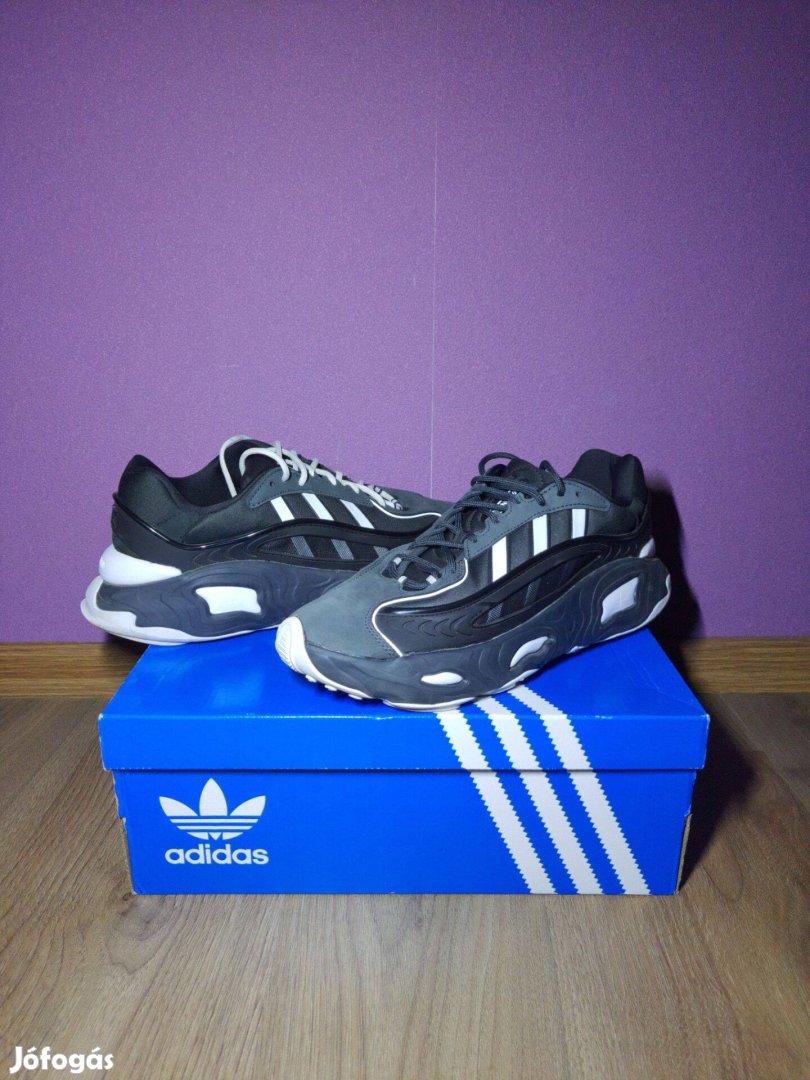 Eladó Adidas Oznova HP6364 Fekete-fehér