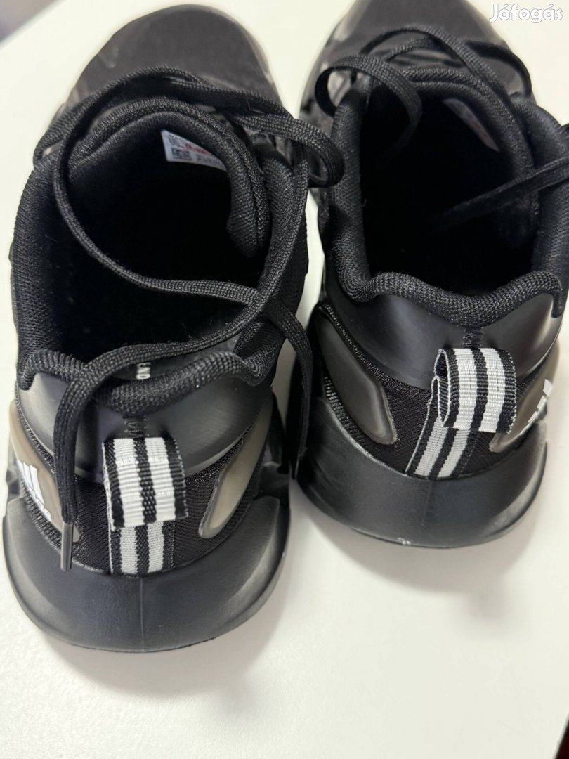 Elado Adidas cipő