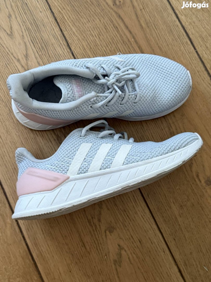 Eladó Adidas sportcipő - kiváló állapotban