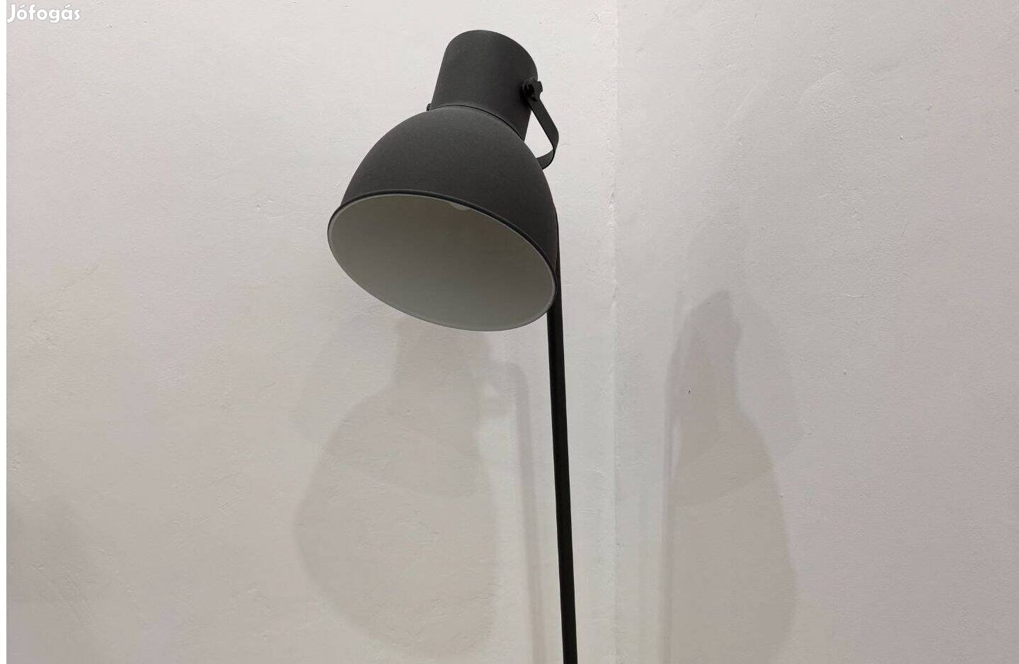 Eladó Állólámpa álló lámpa fekete izzóval