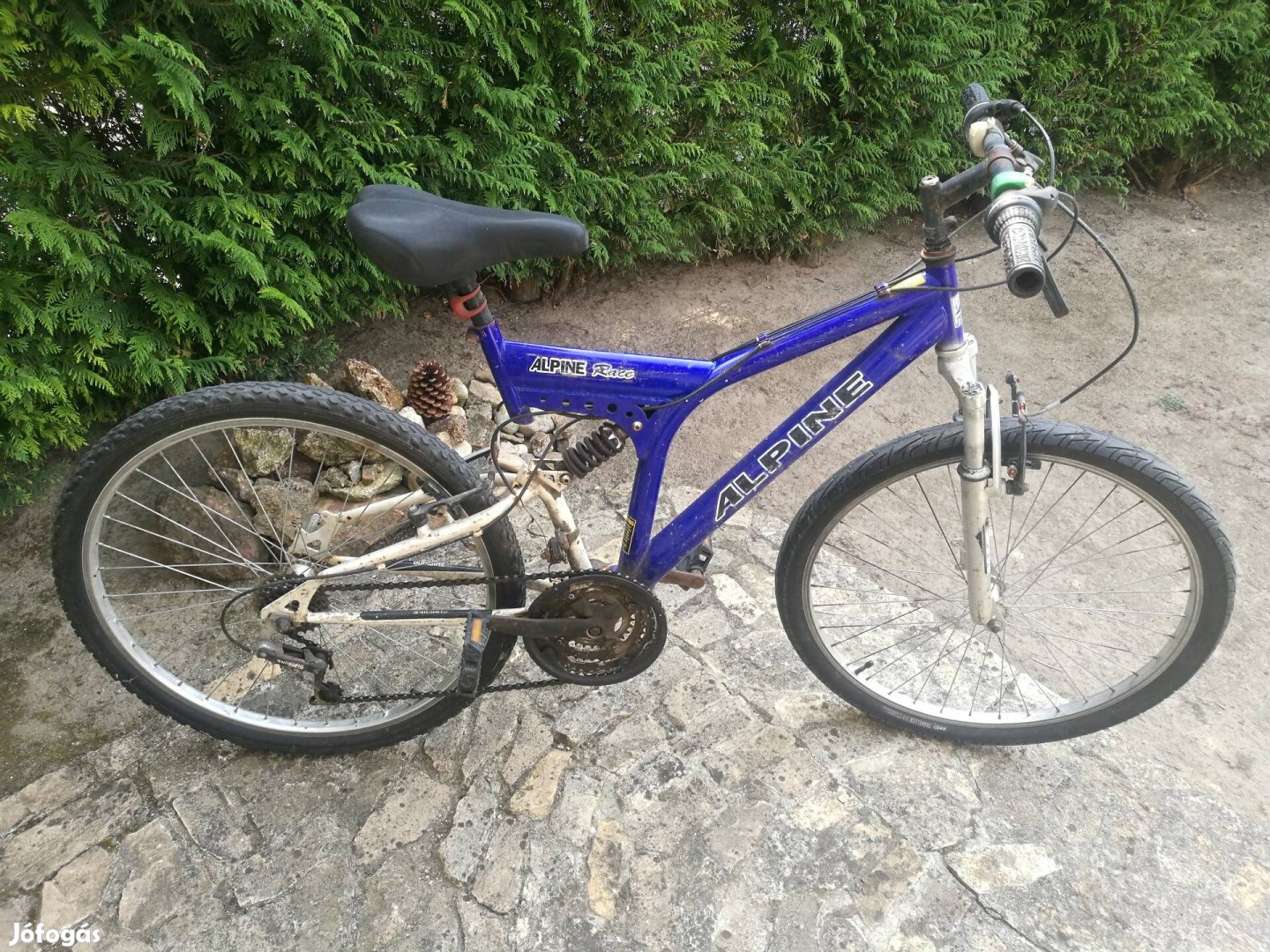 Eladó Alpine 26" váz villa teleszkópos 21 sebességes mountain bike.