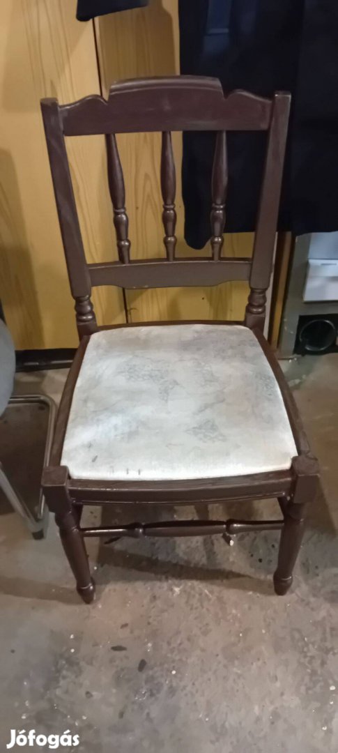 Eladó Antik Fa Szék / diszes./