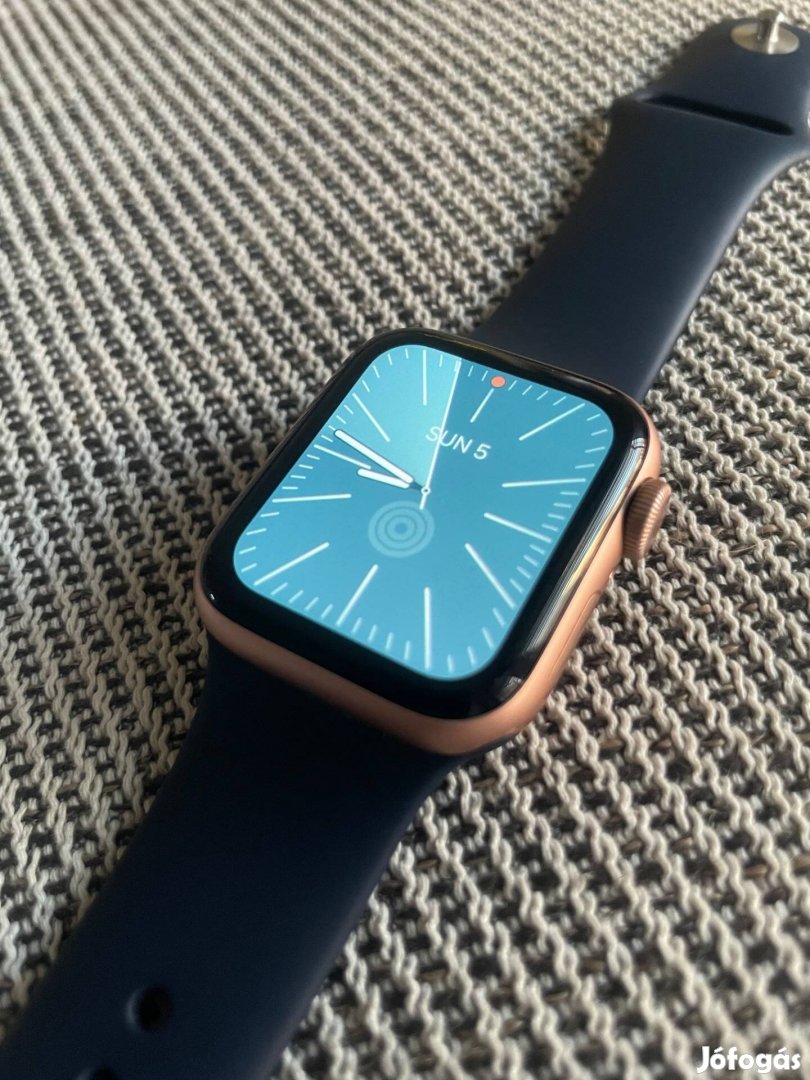 Eladó Apple Watch SE Gold 40mm