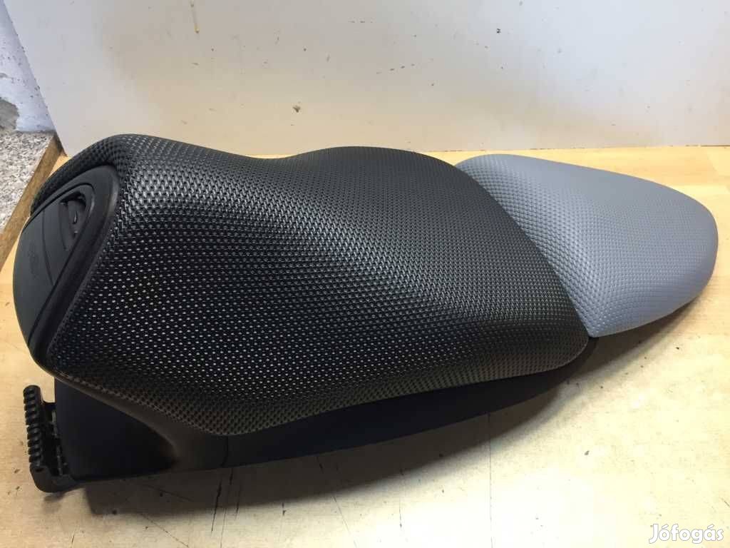 Eladó Aprilia Sr 50 Factory Ülés (Fekete-Szürke)06545