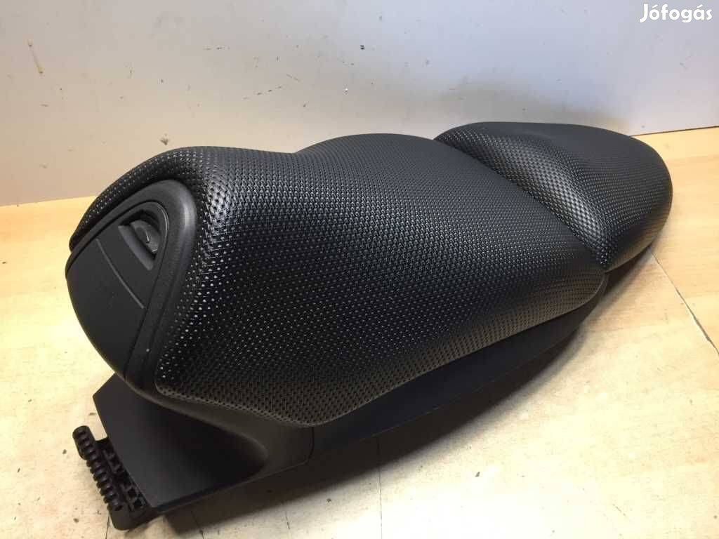 Eladó Aprilia Sr 50 Factory Ülés Fekete, Újrahúzott06725