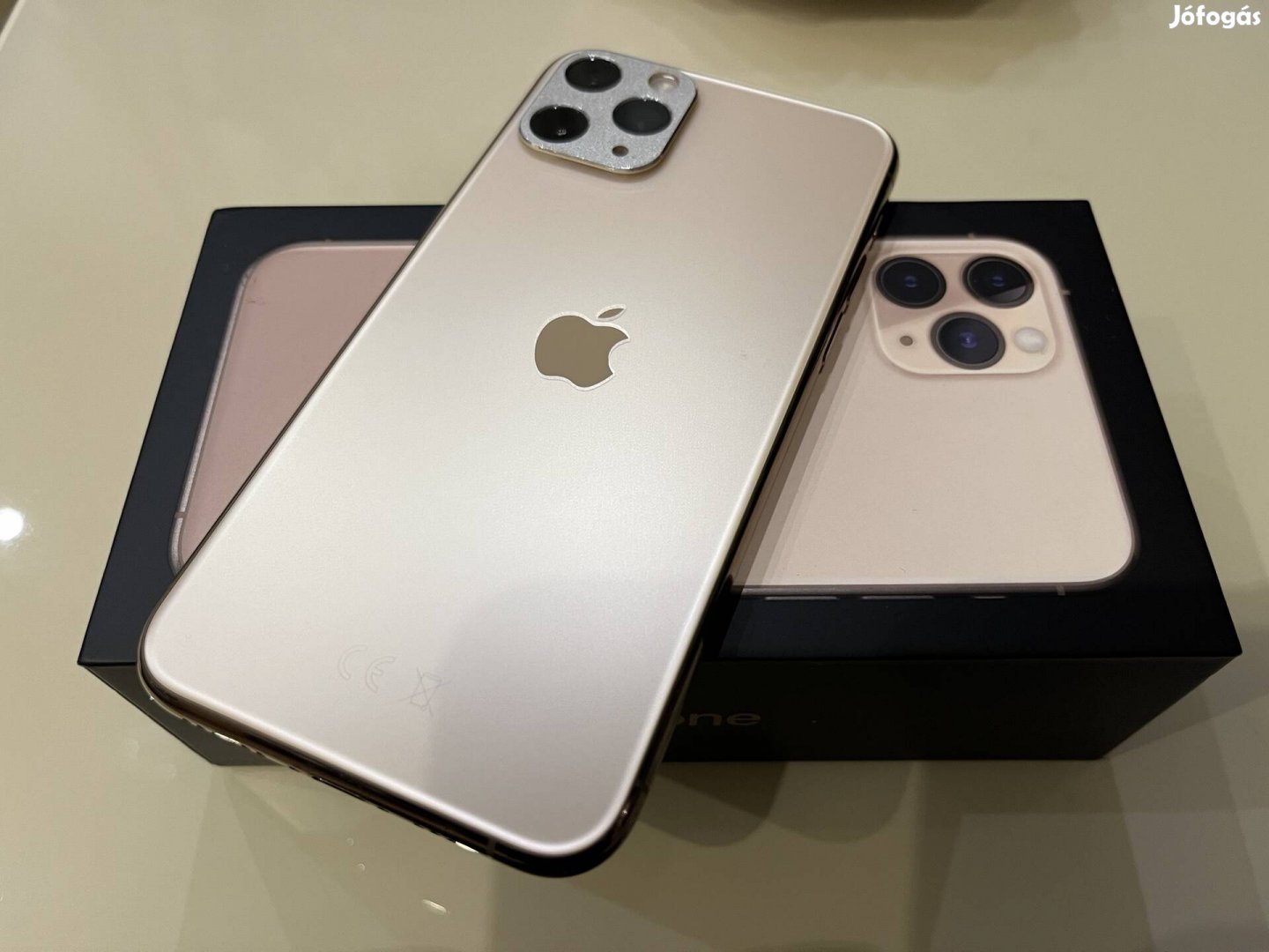 Eladó Arany iphone 11 pro 64GB független