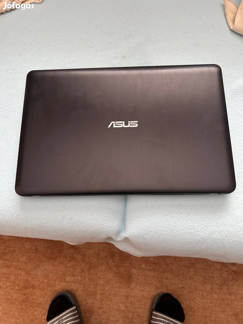 Eladó Asus laptop