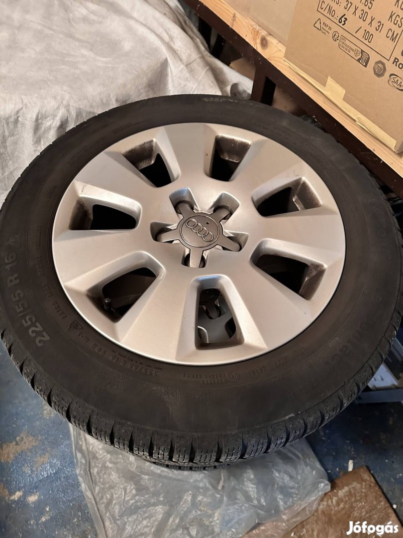 Eladó Audi A6 5x112 16" alufelni 225/55 R16 téli gumikkal