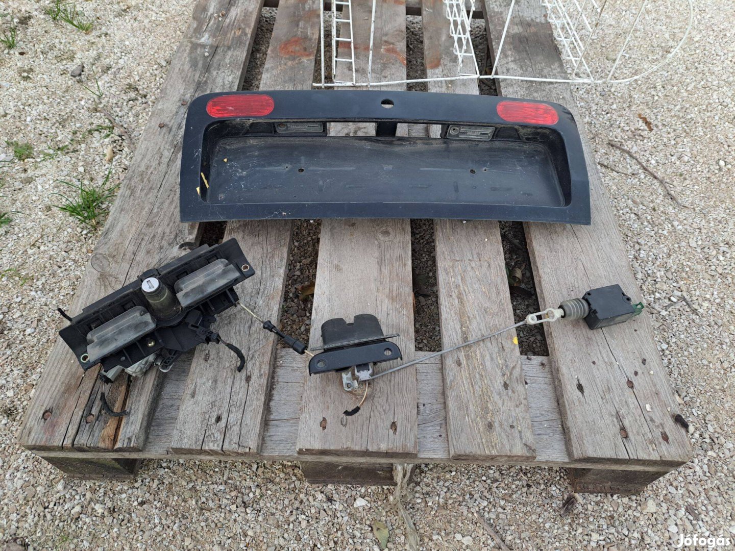 Eladó Audi A6 C5 kombi csomagtérzár / kilincs / centrálzár vezérlő