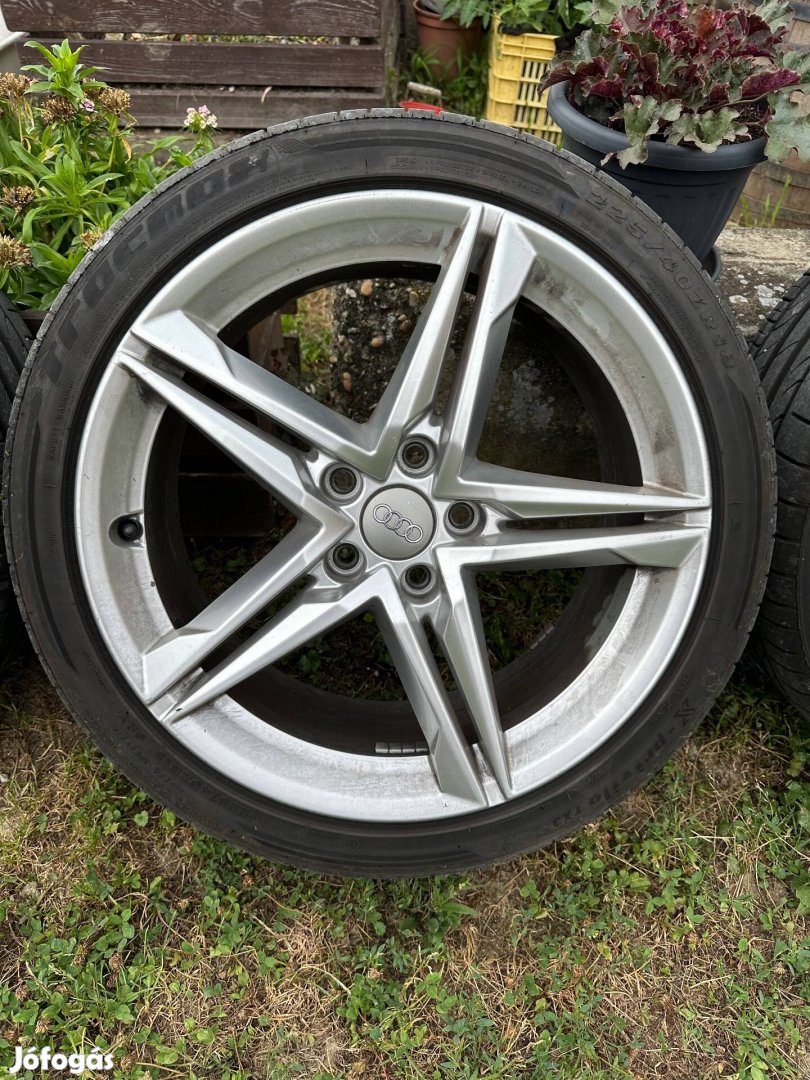 Eladó Audi S-line 2019-es felni R18