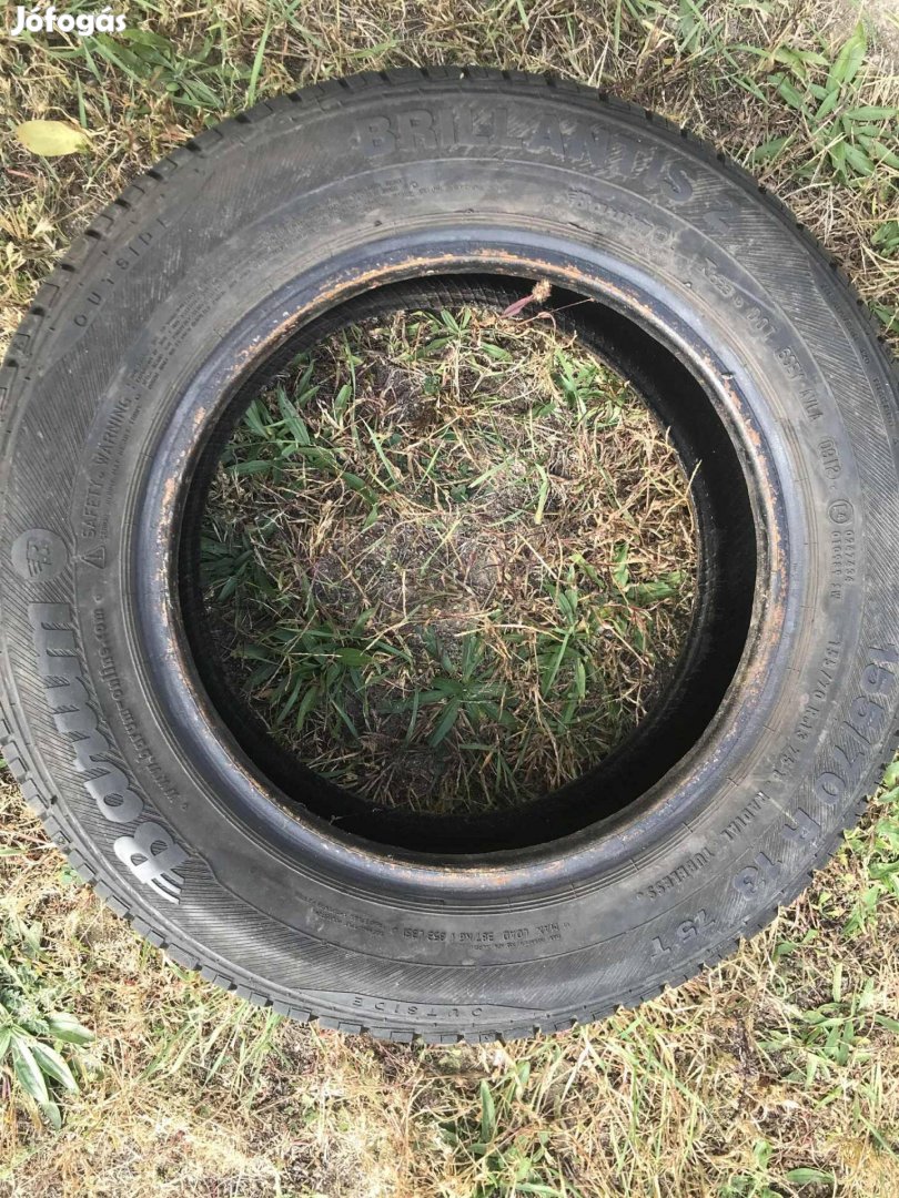 Eladó Autó gumi