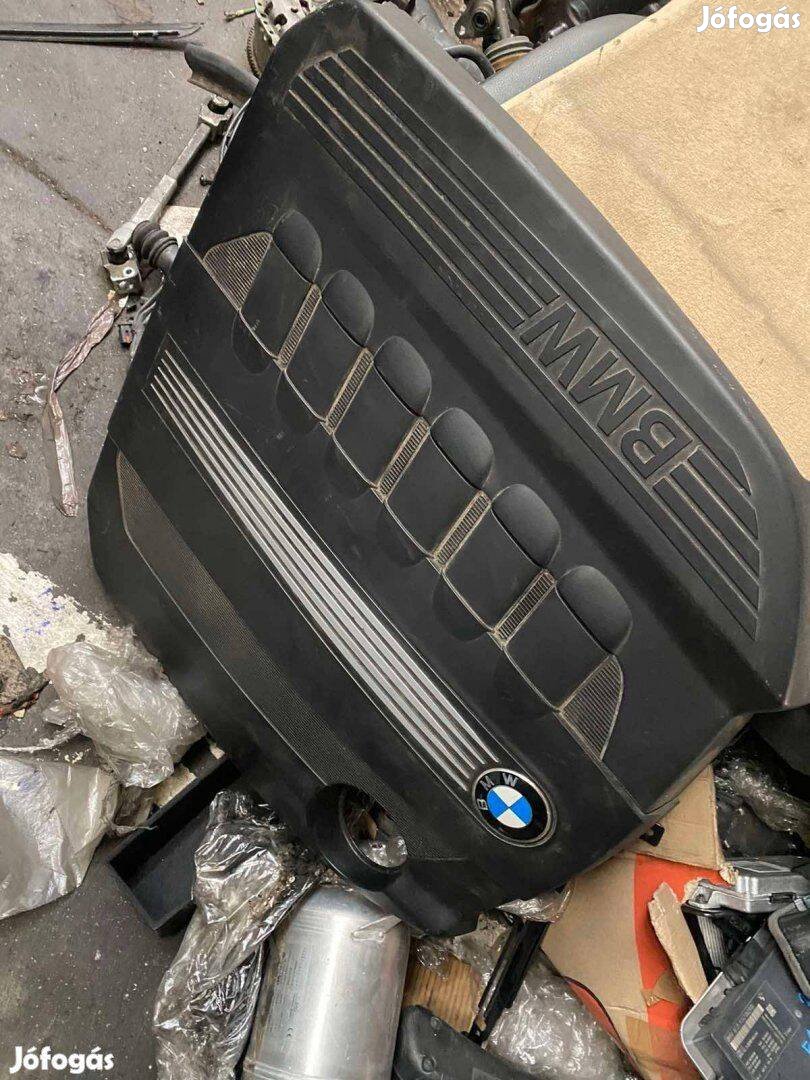 Eladó BMW F10 F11 F07 F01 F02 motorfelső burkolat