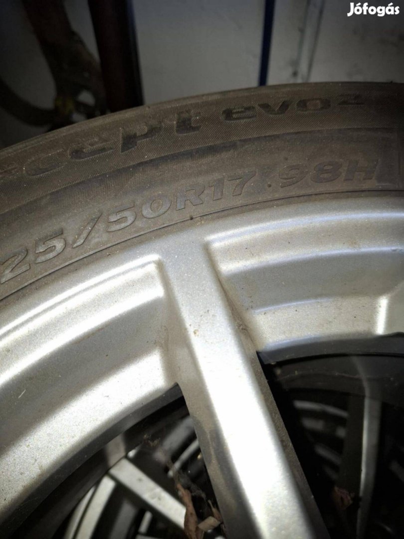 Eladó BMW Hankook téli gumi szett - Árcsökkenés!!!