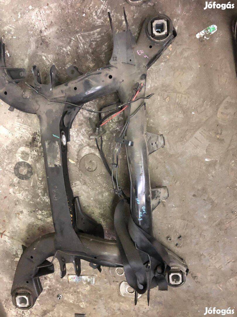 Eladó BMW X5 E70 bölcső hátsó E71 X6