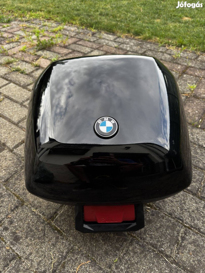 Eladó BMW fekete színű gyári hátsó doboz(S1000XR-n használt 2024)