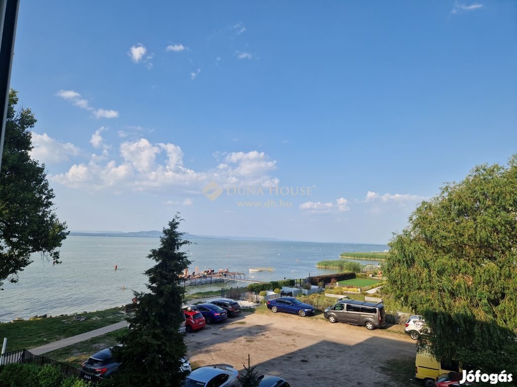 Eladó Balaton parti, panorámás lakás Fonyódon