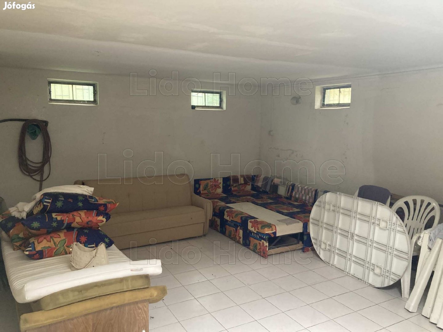 Eladó Balatonakarattyán hétvégi házas nyaraló 2 km-re a