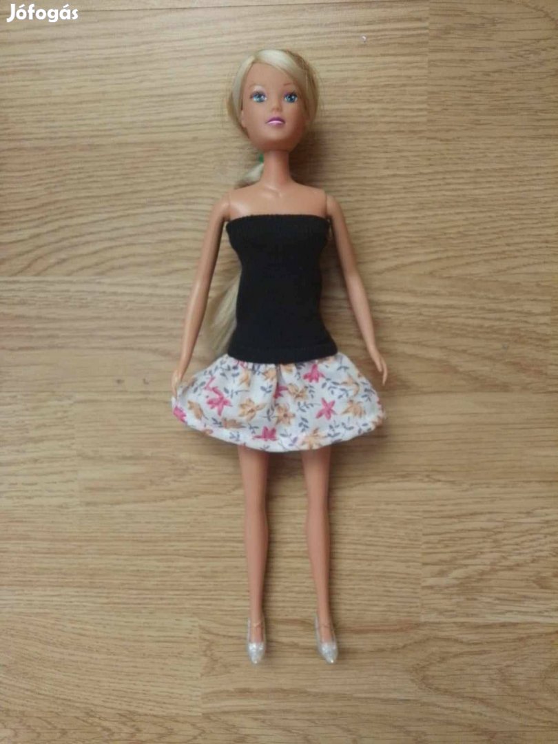 Eladó Barbie baba új ruha