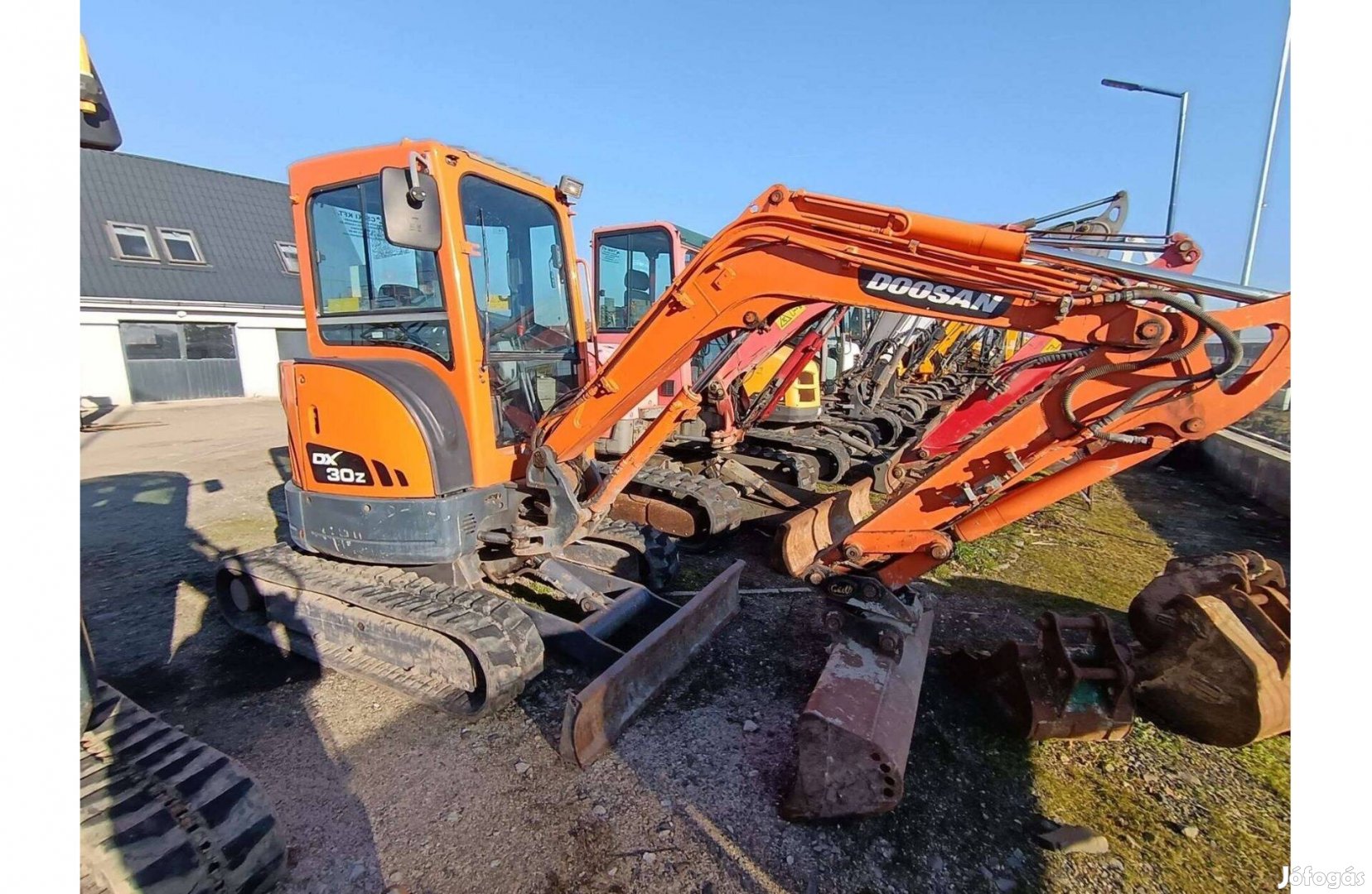 Eladó/Bérelhető Doosan DX 30 Z