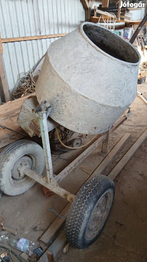 Eladó Betonkeverő