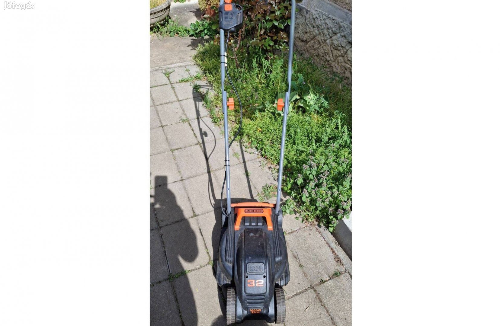 Eladó Black and Decker elektromos fűnyíró