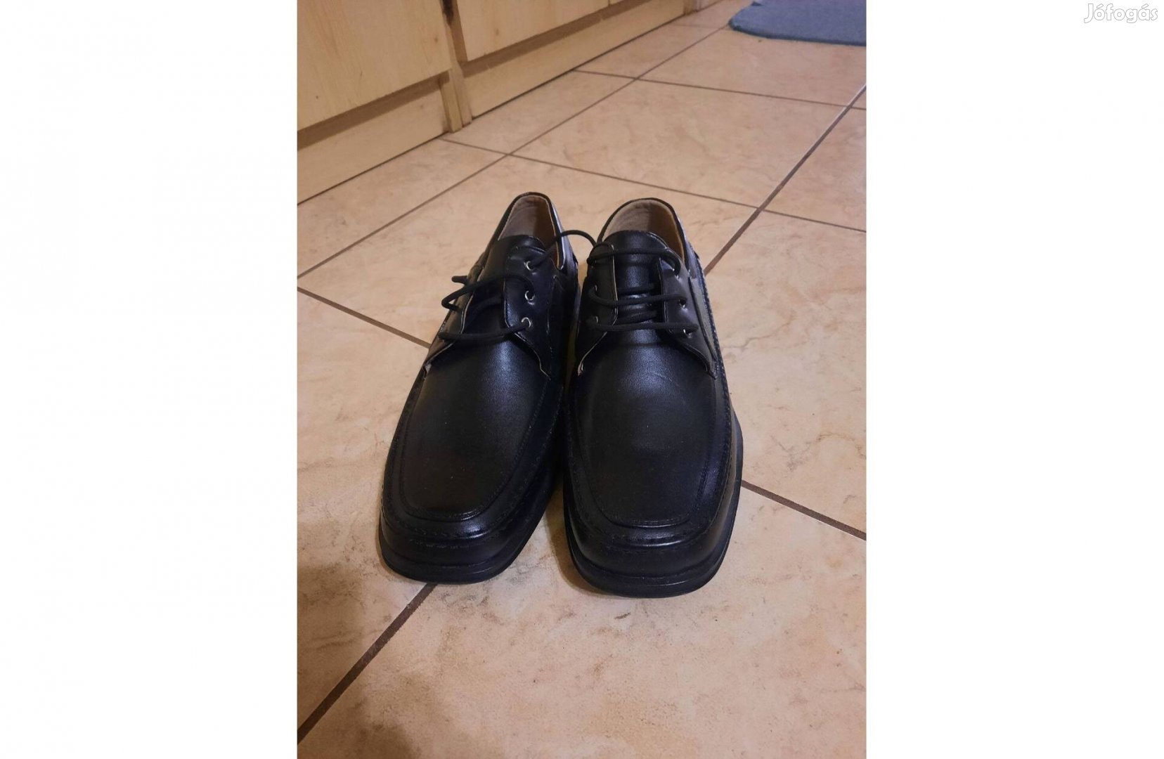 Eladó Bolsdear 44-es méretű férfi cipő