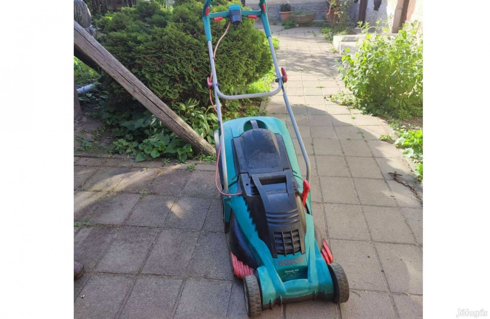 Eladó Bosch 1700 Wattos elektromos fűnyíró felújítva