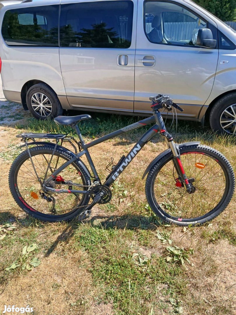 Eladó Btwin Rockrider 540-es kerékpár kiegészítőkkel
