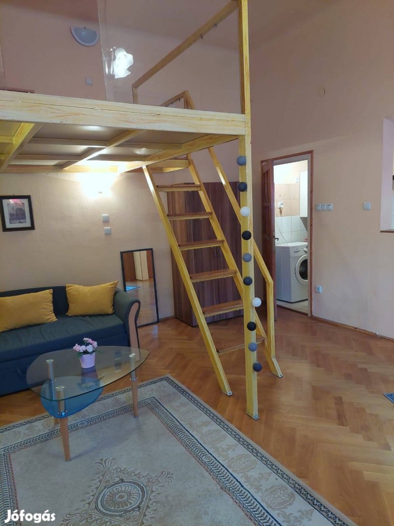 Eladó Budapesten egy tégla lakás a VII. kerület Szövetség utcában