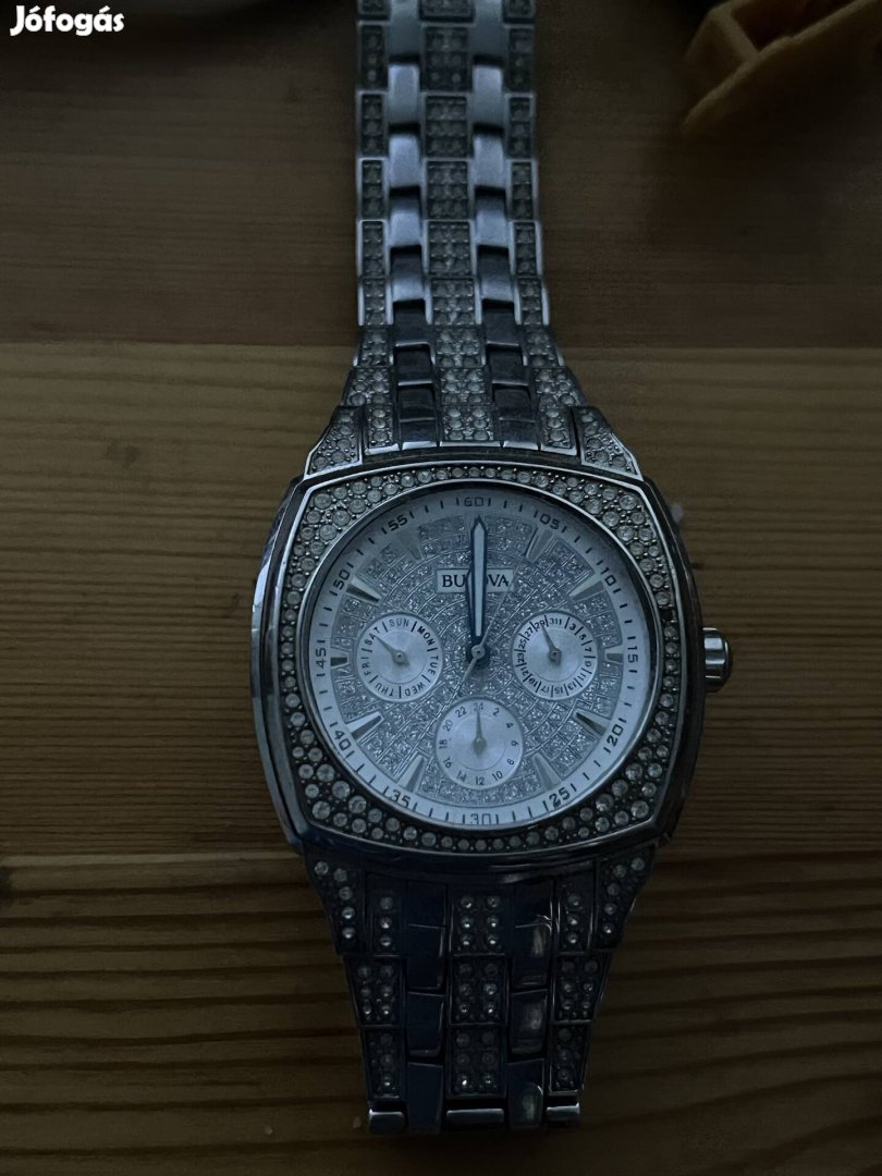 Eladó Bulova Swarovski kőves óra 