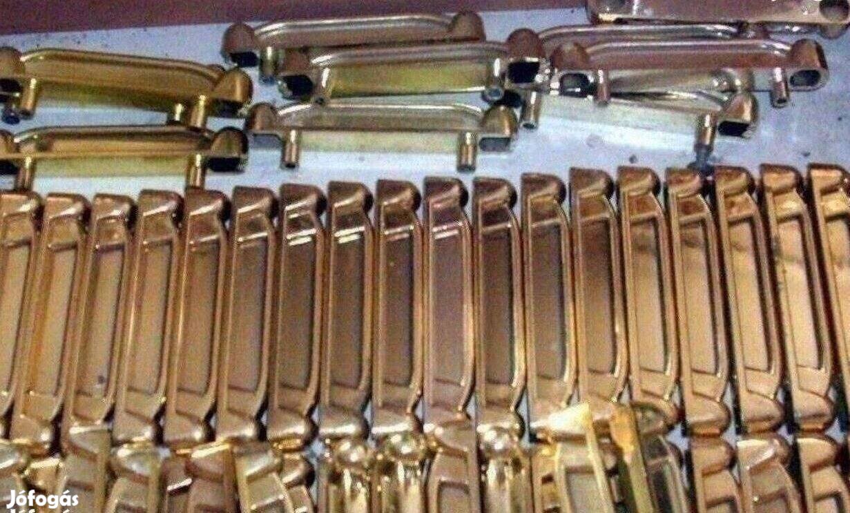 Eladó Bútor szekrény alkatrészek