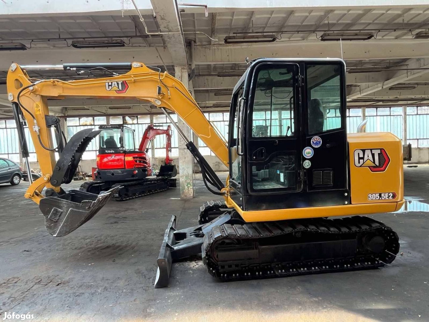 Eladó CAT 305.5 E2 - midikotró