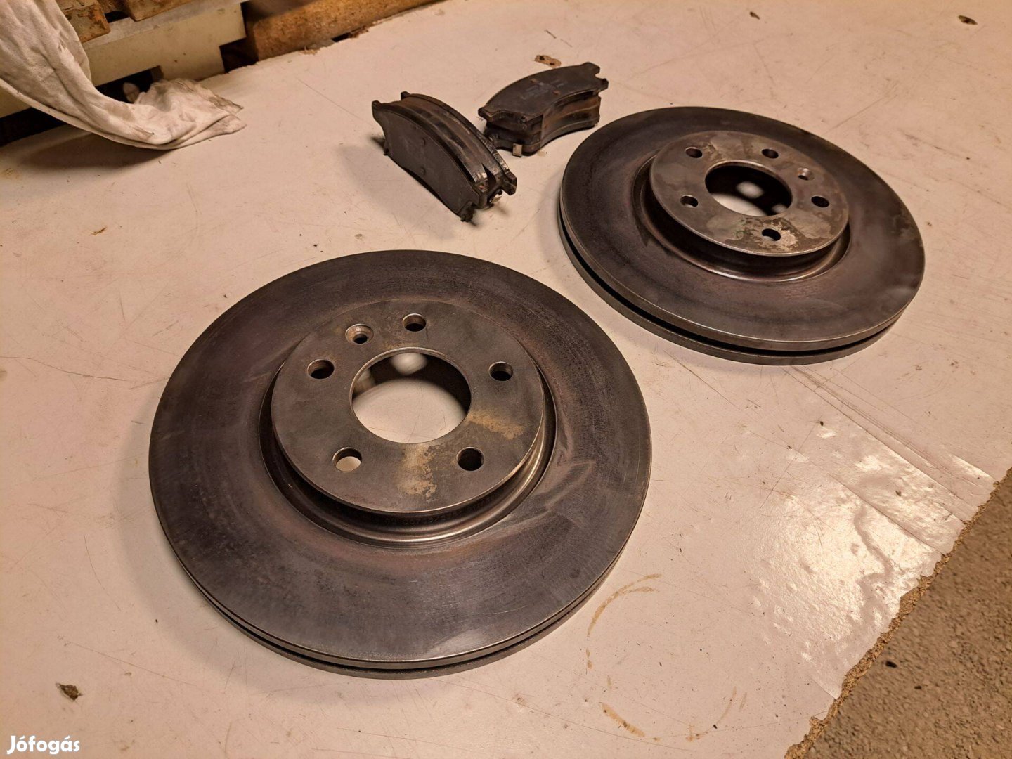 Eladó Chevrolet Cruze első féktárcsa pár / szett fékbetétekkel