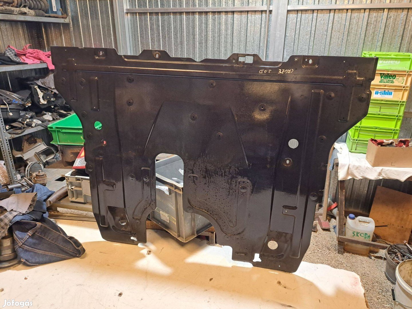 Eladó Chevrolet Cruze kartervédő / haspáncél / motorvédő alsó burkolat